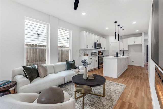 2321 Budd Street, Dallas, TX 75215