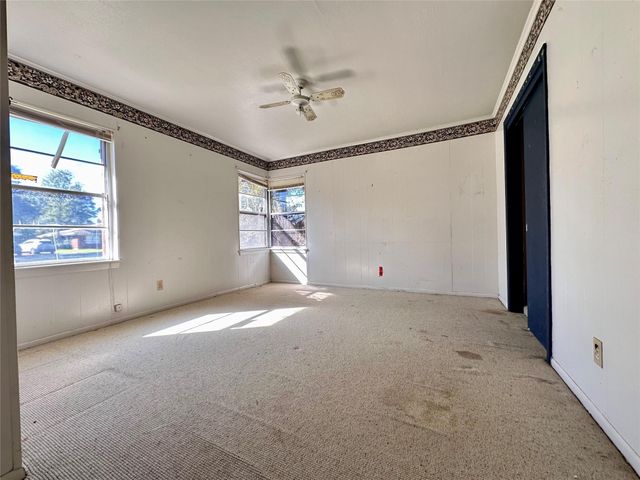 300 Holly Drive, Baytown, TX 77520
