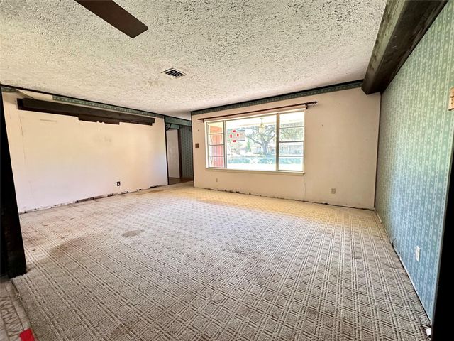 300 Holly Drive, Baytown, TX 77520