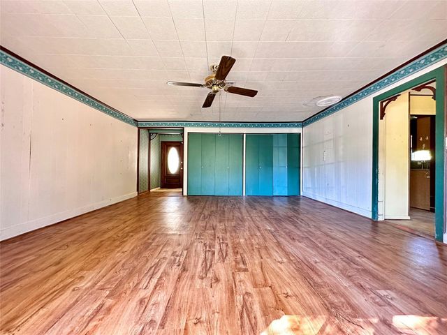 300 Holly Drive, Baytown, TX 77520