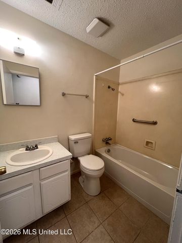 10 Pembrook Circle, Gulfport, MS 39503