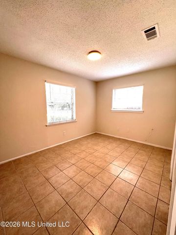 10 Pembrook Circle, Gulfport, MS 39503