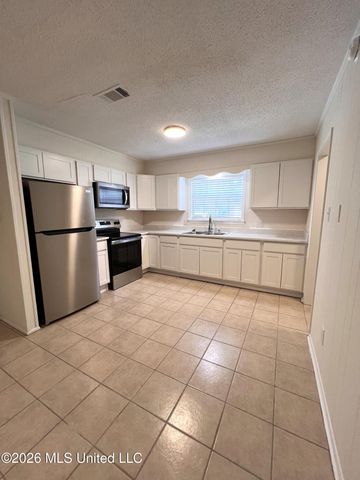 10 Pembrook Circle, Gulfport, MS 39503
