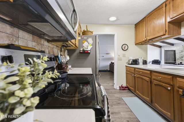 10 Woodland Court, Crossville, TN 38558