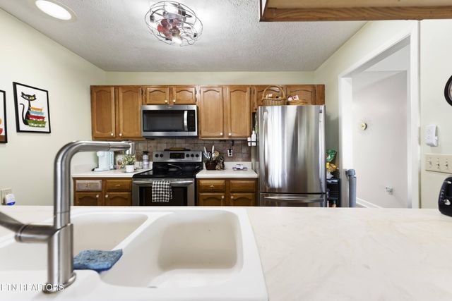 10 Woodland Court, Crossville, TN 38558