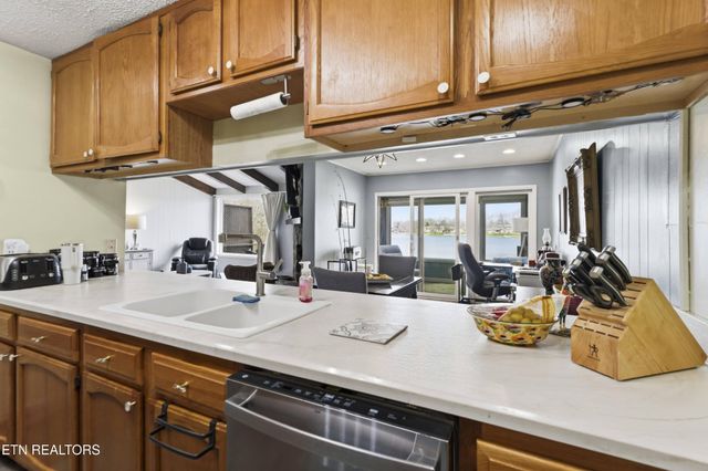 10 Woodland Court, Crossville, TN 38558