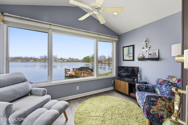 10 Woodland Court, Crossville, TN 38558