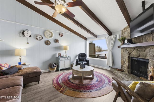 10 Woodland Court, Crossville, TN 38558