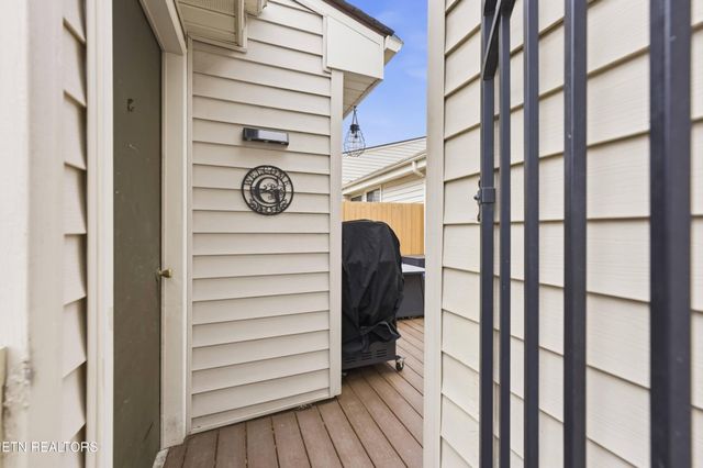 10 Woodland Court, Crossville, TN 38558