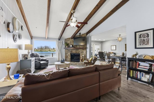 10 Woodland Court, Crossville, TN 38558