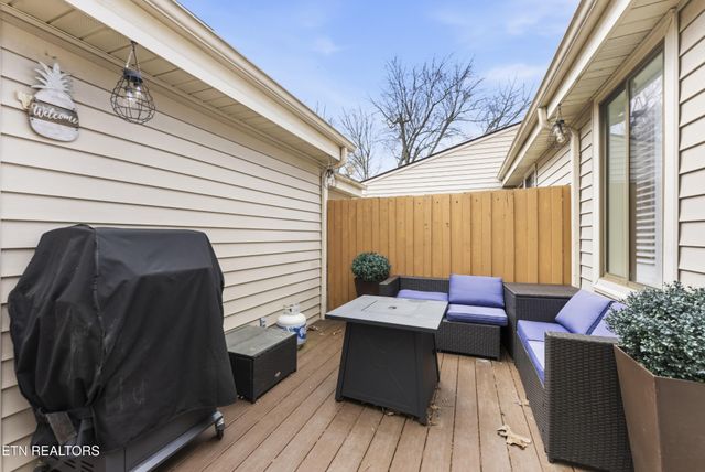 10 Woodland Court, Crossville, TN 38558