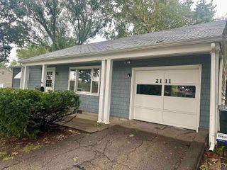 2111 SW Washburn AVE, Topeka, KS 66608