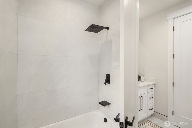 5539 116th Avenue NE, Kirkland, WA 98033