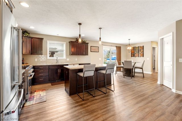 1054 East Avenue, Tallmadge, OH 44278