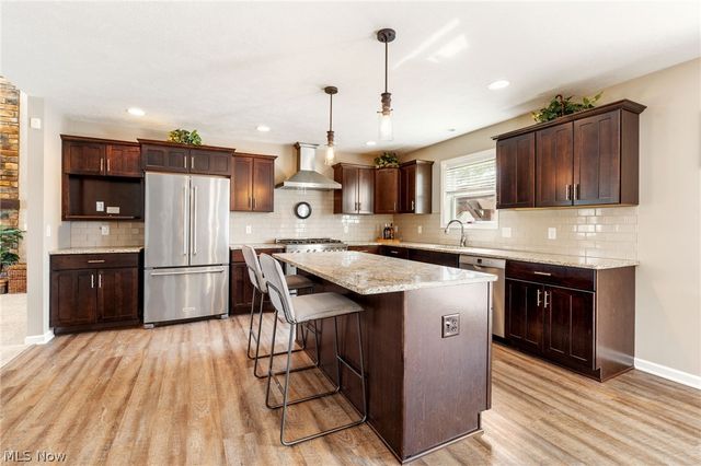 1054 East Avenue, Tallmadge, OH 44278