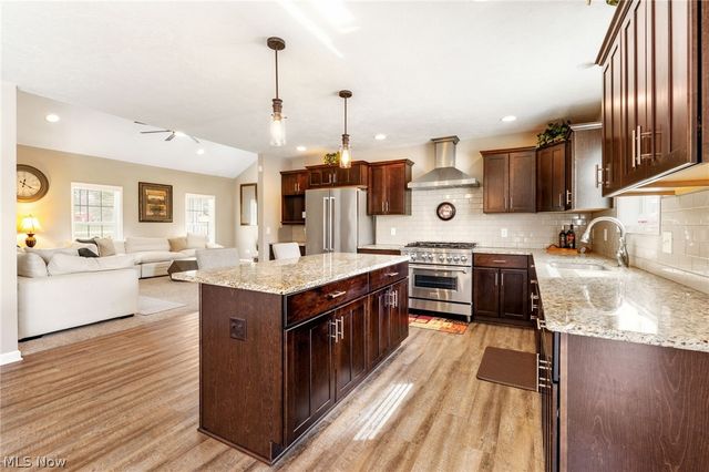 1054 East Avenue, Tallmadge, OH 44278