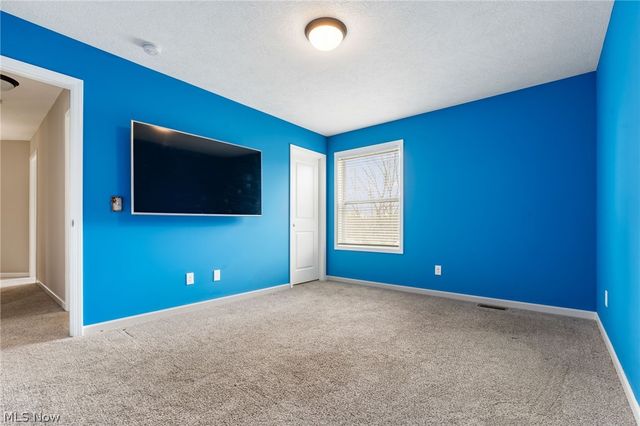 1054 East Avenue, Tallmadge, OH 44278