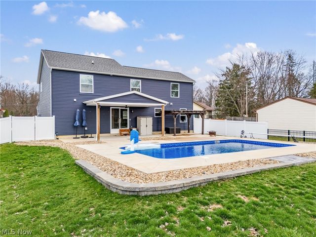 1054 East Avenue, Tallmadge, OH 44278