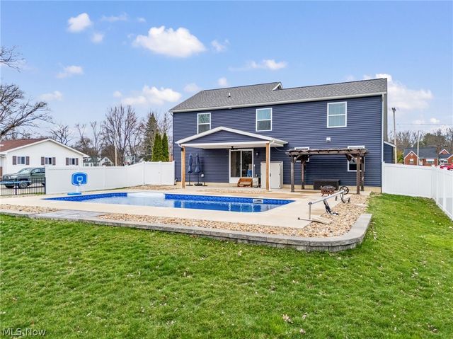 1054 East Avenue, Tallmadge, OH 44278