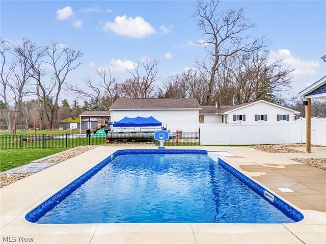 1054 East Avenue, Tallmadge, OH 44278