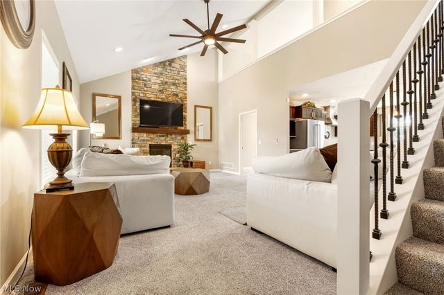 1054 East Avenue, Tallmadge, OH 44278