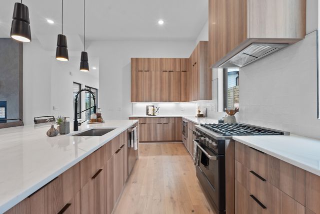 1008 Douglas Ave, Nashville, TN 37206