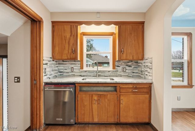 6119 E Sprague Road, Independence, OH 44131