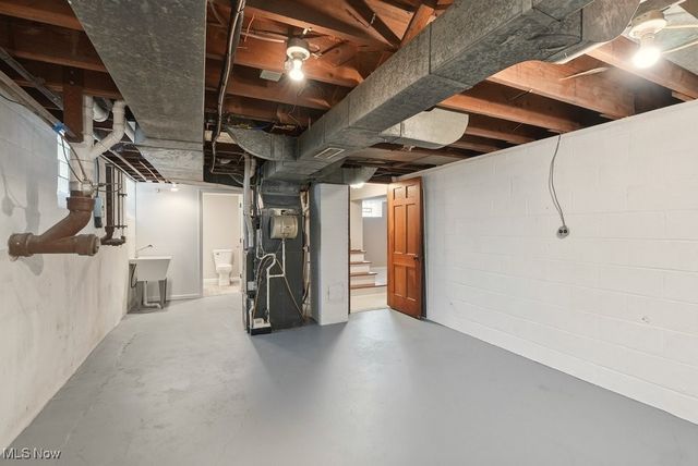 6119 E Sprague Road, Independence, OH 44131