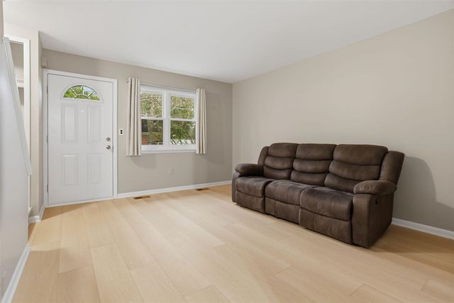 45315 Kensington Street, Utica, MI 48317