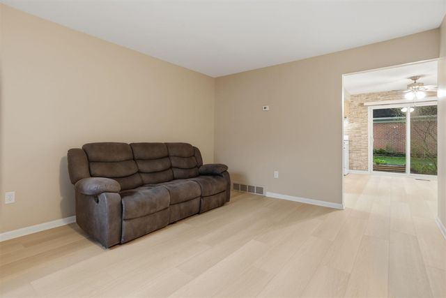 45315 Kensington Street, Utica, MI 48317