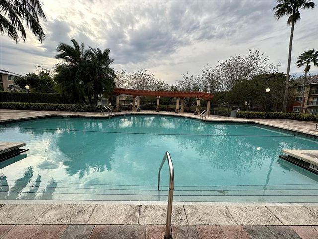 4199 N Haverhill Road 113, West Palm Beach, FL 33417