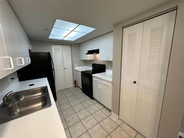 4199 N Haverhill Road 113, West Palm Beach, FL 33417