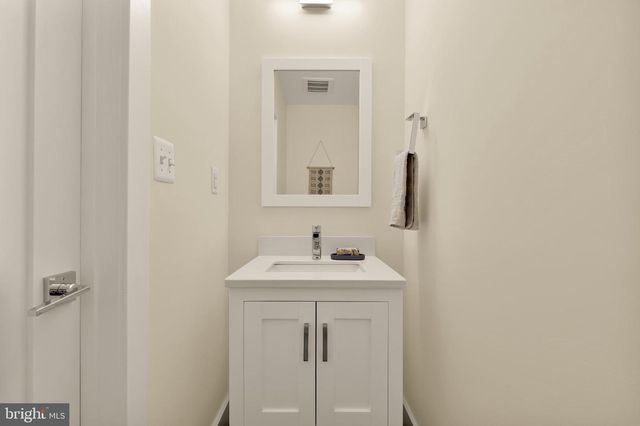 1822 TAYLOR ST NE, Washington, DC 20018