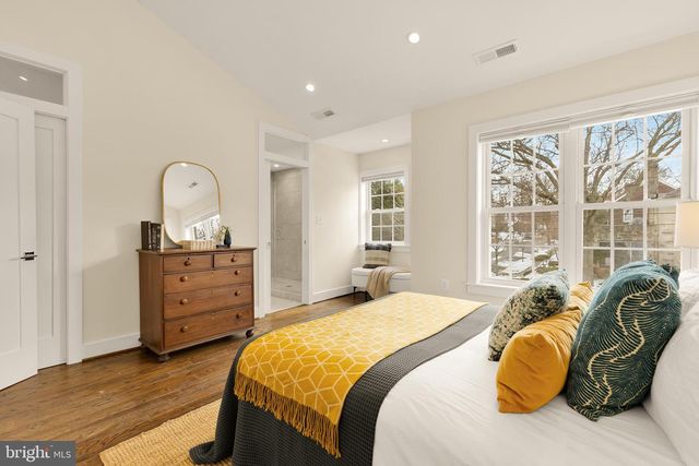 1822 TAYLOR ST NE, Washington, DC 20018