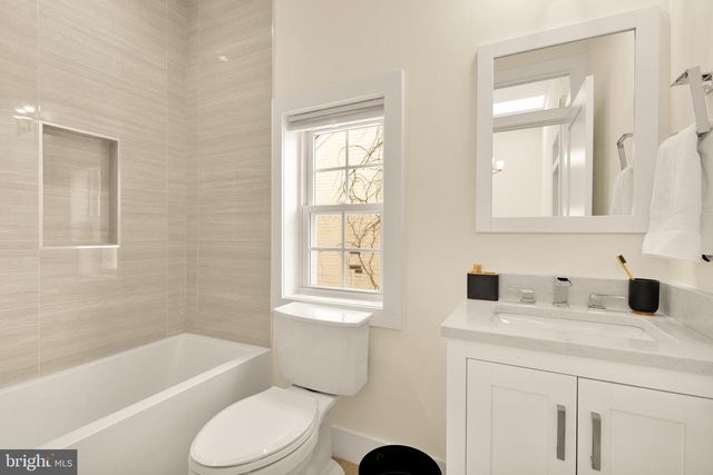 1822 TAYLOR ST NE, Washington, DC 20018