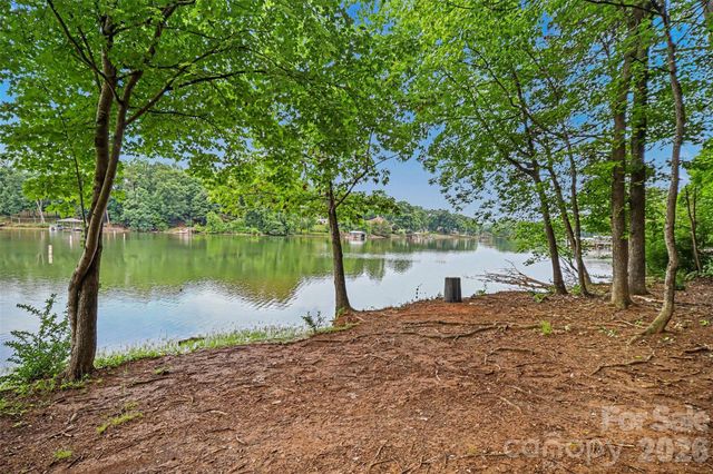 10718 Cove Point Drive, Charlotte, NC 28278