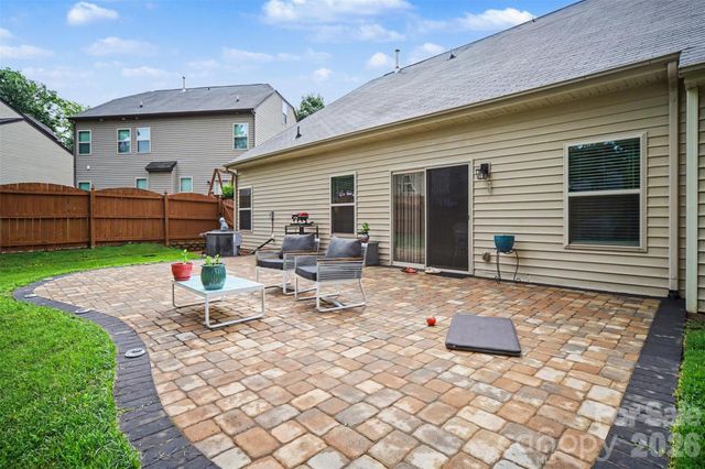 10718 Cove Point Drive, Charlotte, NC 28278