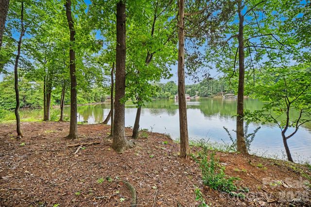 10718 Cove Point Drive, Charlotte, NC 28278