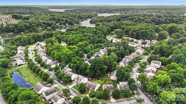 10718 Cove Point Drive, Charlotte, NC 28278
