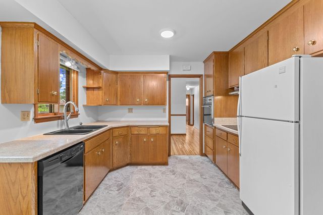 171 63rd Way NE, Fridley, MN 55432