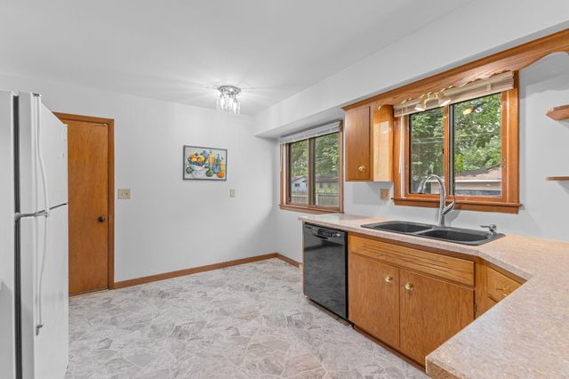 171 63rd Way NE, Fridley, MN 55432