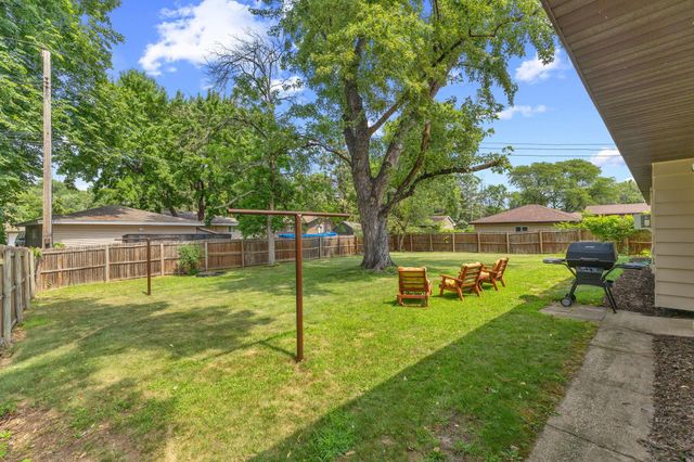 171 63rd Way NE, Fridley, MN 55432
