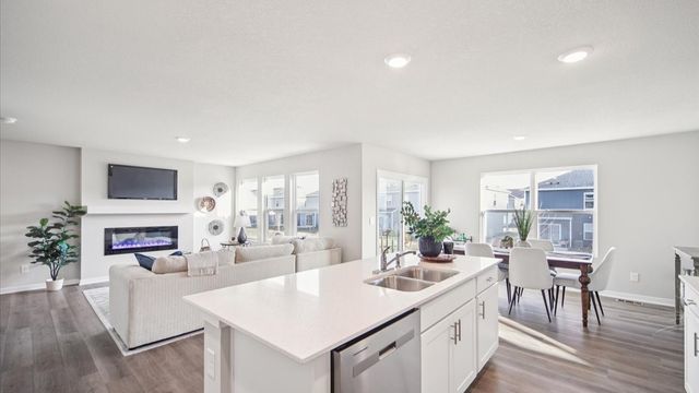 734 Magnolia Way, Tiffin, IA 52340