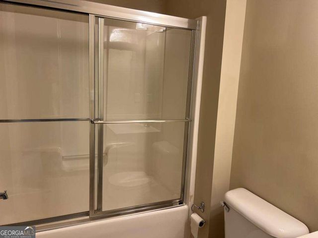 6614 Splashwater Drive, Flowery Branch, GA 30542