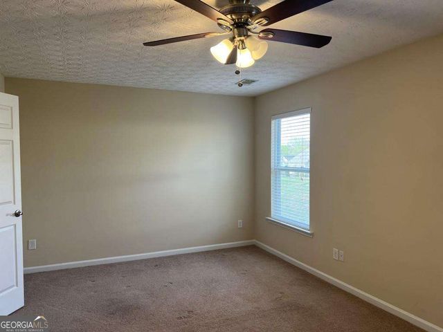 6614 Splashwater Drive, Flowery Branch, GA 30542