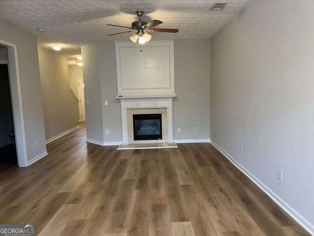 6614 Splashwater Drive, Flowery Branch, GA 30542