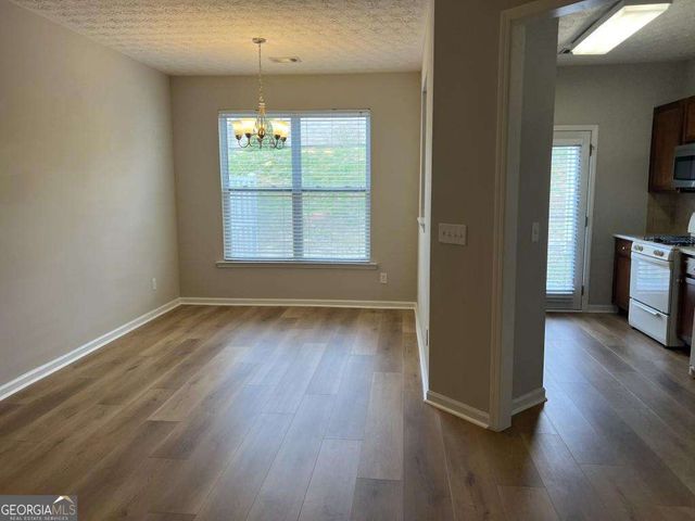 6614 Splashwater Drive, Flowery Branch, GA 30542