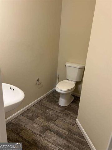 6614 Splashwater Drive, Flowery Branch, GA 30542