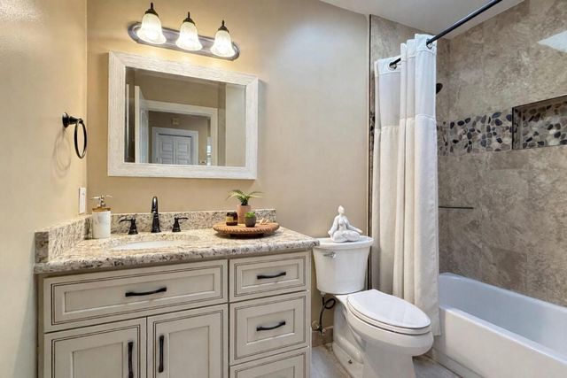 9044 Villa Portofino Circle, Boca Raton, FL 33496