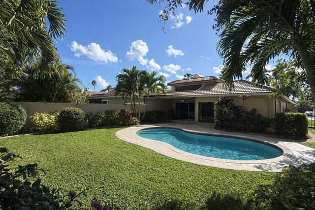 9044 Villa Portofino Circle, Boca Raton, FL 33496